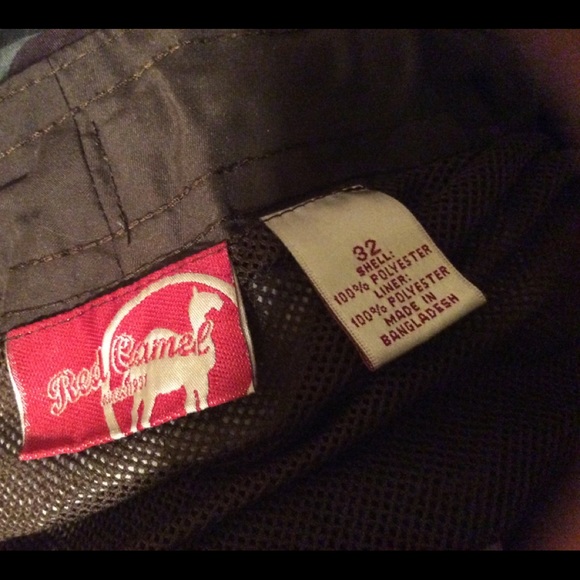 Red Camel size 32 men’s Camo swim trunks - Picture 3 of 8